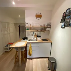 https://studio-trs-agrable-proche-de-auron.fr-provencehotel.com