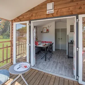 https://camping-paris-beau-village.fr-paris.fr