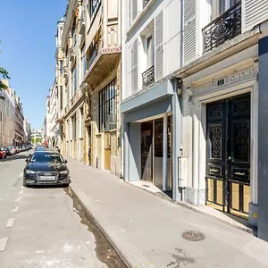 Cozy With Amazing View Homestay Paris